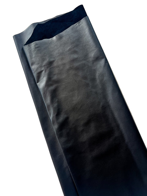 Black Garment-Weight Plongé Cowhide – Chrome-Tanned, Semi-Aniline Finish, 0.7–0.9 mm (1.75–2.25 oz), ~20 Sq Ft
