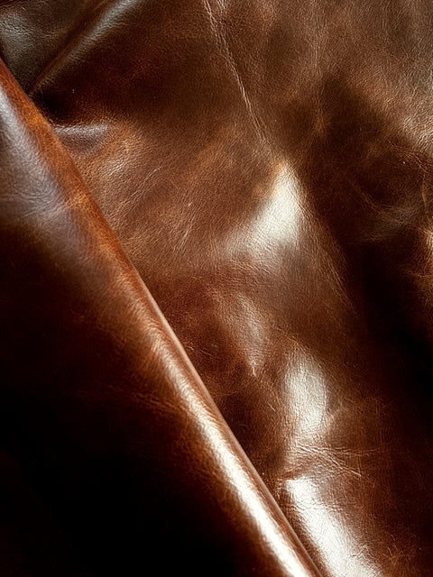 Terracotta Pull Up Cowhide – Semi Veg-Tanned, Top Grain, Wax/Oil Finish, 1.1–1.3 mm (3 oz), ~20 Sq Ft