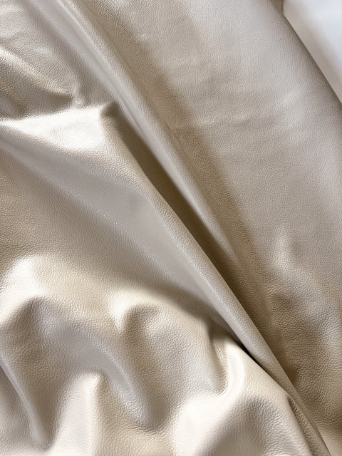 Off White Natural Grain Chrome-Tanned Cowhide – Deer-Tanned Process, Full Aniline Finish, 1.1–1.3 mm (3 oz), ~20 Sq Ft (Also Available in 10 Sq Ft)