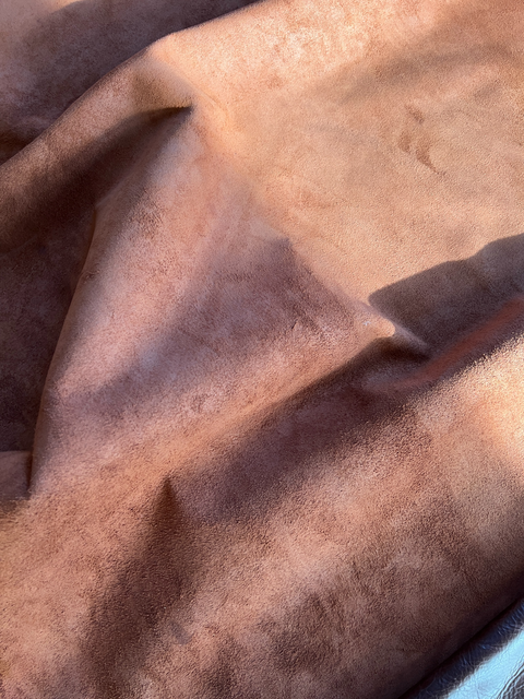 Bourbon Pull Up Cowhide – Semi Veg-Tanned, Top Grain, Wax/Oil Finish, 1.1–1.3 mm (3 oz), ~20 Sq Ft