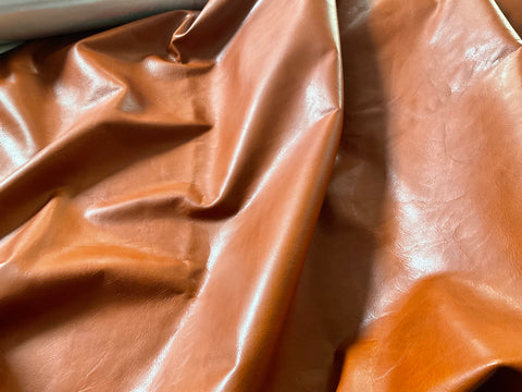 Whiskey Distressed Natural Grain Cowhide – Full Grain, Saddle-Tanned Style, Wax Finish, 1.1–1.3 mm (3 oz), ~20 Sq Ft