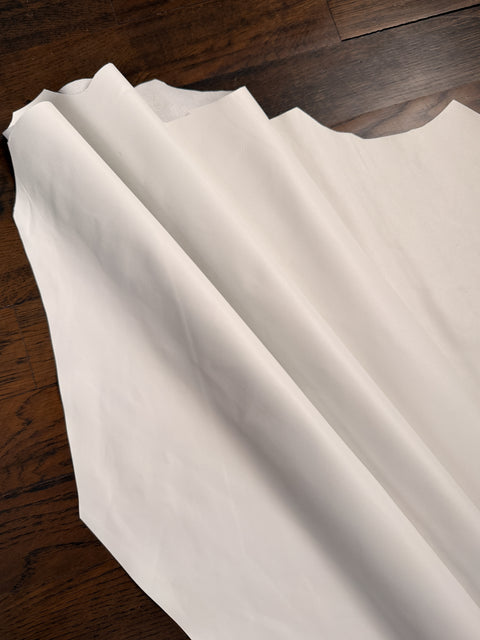 White Italian Nappa Lambskin – Chrome-Tanned, Semi-Aniline Finish, 0.8–0.9 mm (2 oz), ~7 - 10 Sq Ft