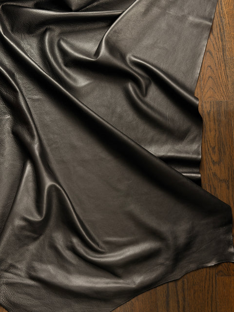 Black Natural Grain Chrome-Tanned Cowhide – Deer-Tanned Process, Full Aniline Finish, 1.1–1.3 mm (3 oz), ~20 Sq Ft (Also Available in 10 Sq Ft)