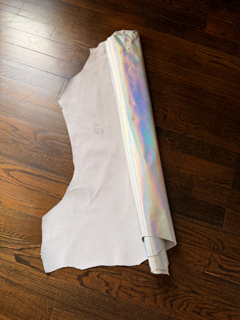 Silver Iridescent Smooth Metallic Cowhide – Foil Finish, 1.1–1.3 mm (3 oz), ~20 Sq Ft