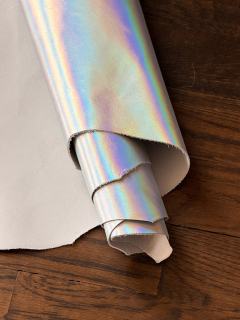 Silver Iridescent Smooth Metallic Cowhide – Foil Finish, 1.1–1.3 mm (3 oz), ~20 Sq Ft