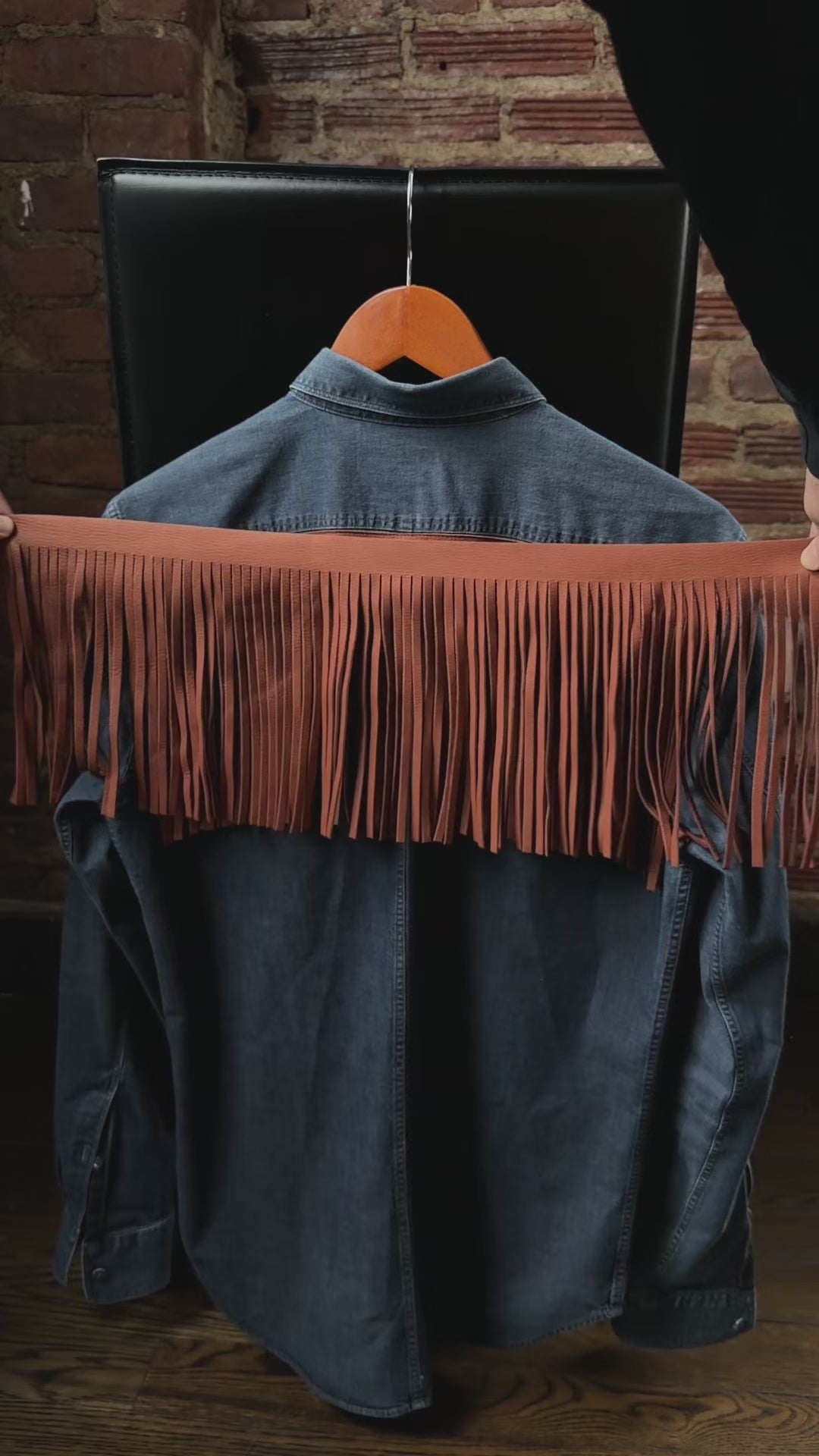 アナRich I　ATTACHMENT LEATEHR FRINGE Elara Fringe Halter - Jet Black – LENY
